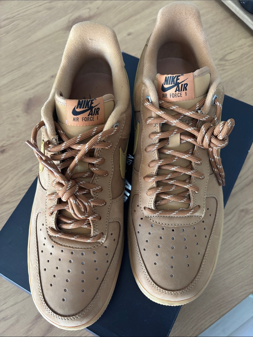 Nike Low-Top Sneakers in Wheat Tan with Mustard Swoosh AIR FORCE1 ‘07 WB - Picture 2 of 8